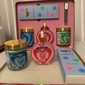 Truly beauty powerpuff girl bundle super shave set bundle